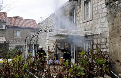 Dubrovnik: Susjedi izvukli muškarca iz zapaljene kuće