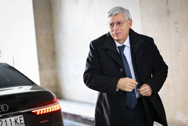 Zagreb: Dolazak članova HDZ-a na sjednicu šireg Predsjedništva i Nacionalnog odbora stranke