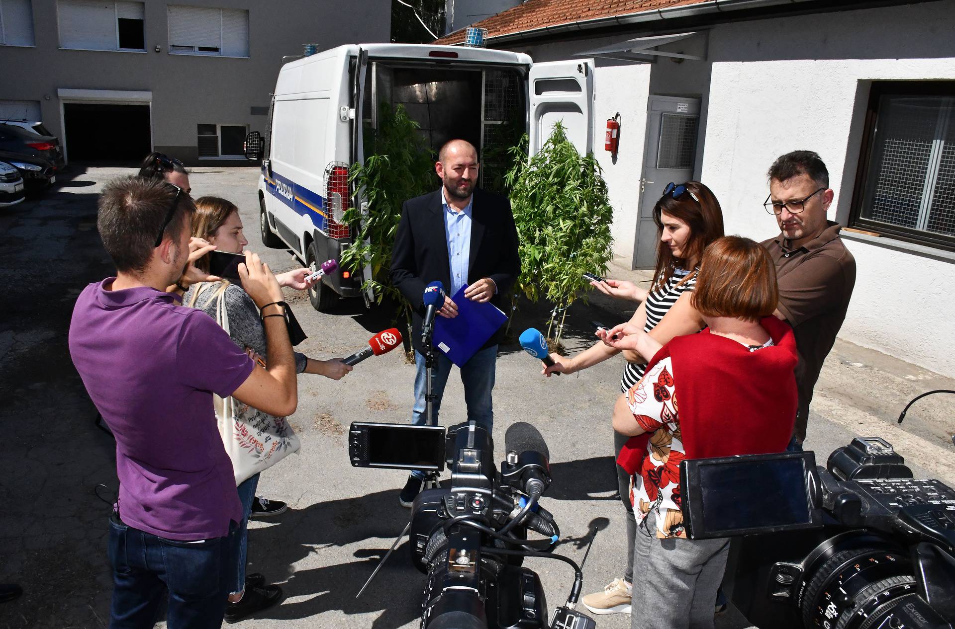 Slavonski Brod: Konferencija za medije u vezi pronalaska nasada marihuane