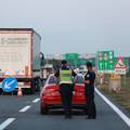 Policajka na Bajakovu usmrtila čovjeka službenim motociklom. Ženu hitno prevezli u KBC Osijek