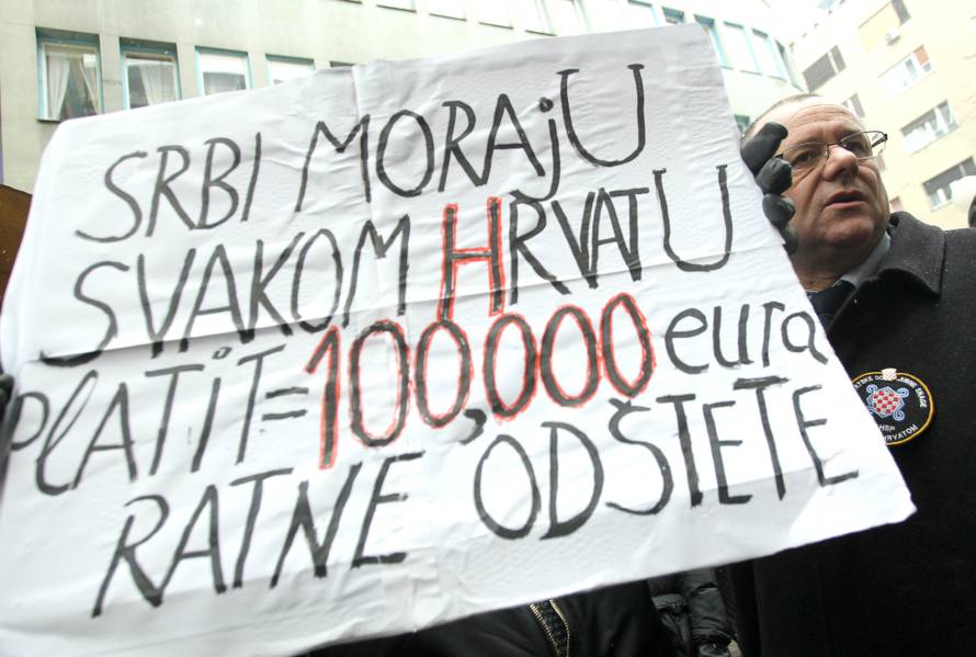 Prosvjednici došli do Kamenitih vrata, dalje ne mogu: 'Izdaja!'