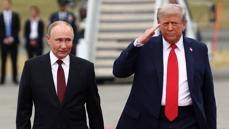 Trumpovi uradniki v hotelu pozabili zaupne dokumente o srečanju s Putinom