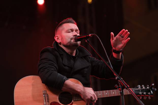 Zagreb: Koncert Želim život, zaklade Ana Rukavina na glavnom gradskom trgu