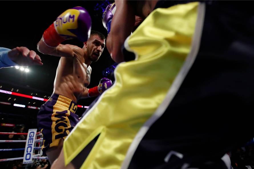 Tko je ugasio svjetlo? Brutalan nokaut čudesnog Lomačenka...