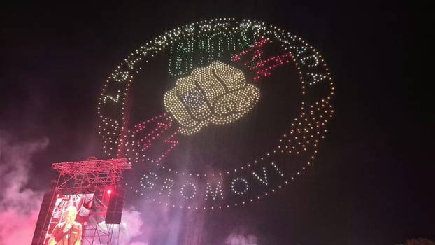 FOTO Spektakularna predstava dronova na nebu: Odali počast svim brigadama i Vukovaru