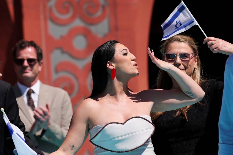 Eurovision acts walk 'Turquoise Carpet'