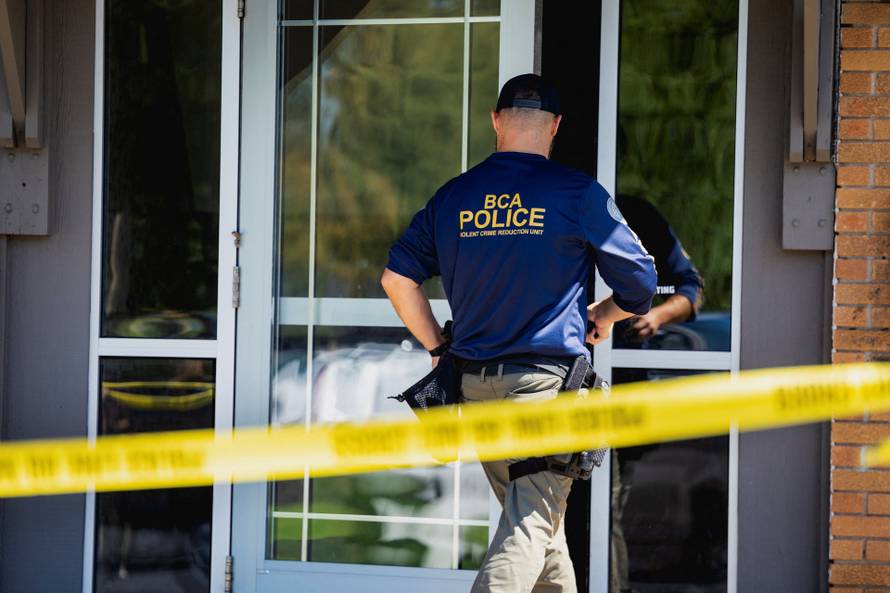 Officers at apartment complex for suspected shooter at Annunciation Church in Minneapolis