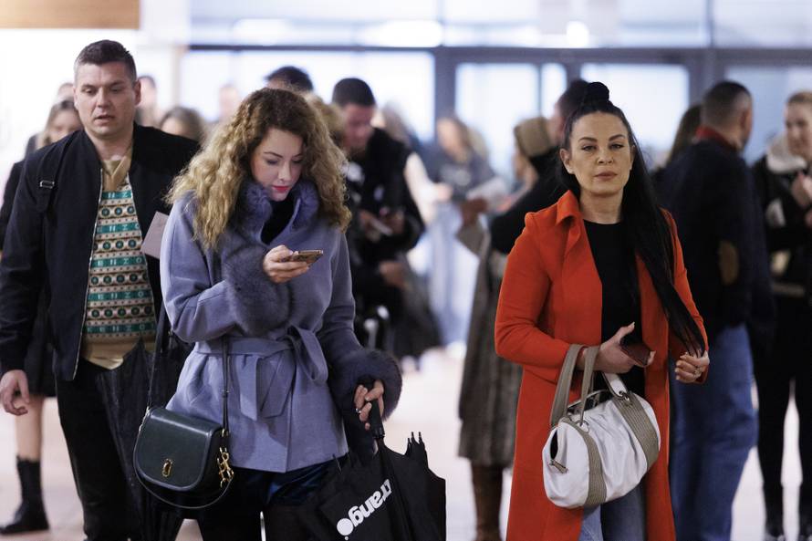 Brojni gledatelji stigli na predstavu Lepa Brena Project u Splitu