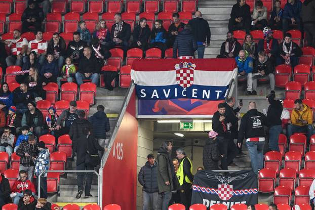 Prag: Atmosfera na tribinama tijekom susreta Češke i Hrvatske u kvalifikacijama za FIFA Svjetsko prvenstvo