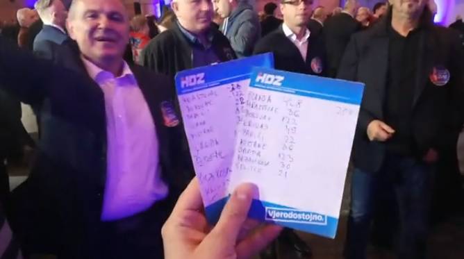 Optimisti HDZ-a na papirićima brojali glasove za Kolindu