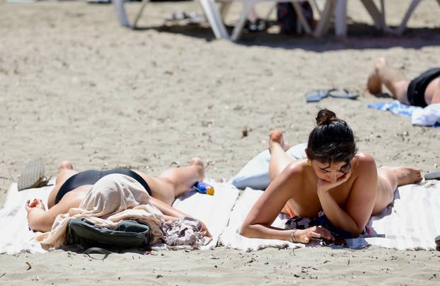 Splitske plaže pune su kupača 