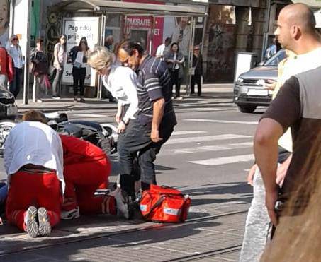 Sudarili se motocikl i auto: Motorista prevezli u bolnicu