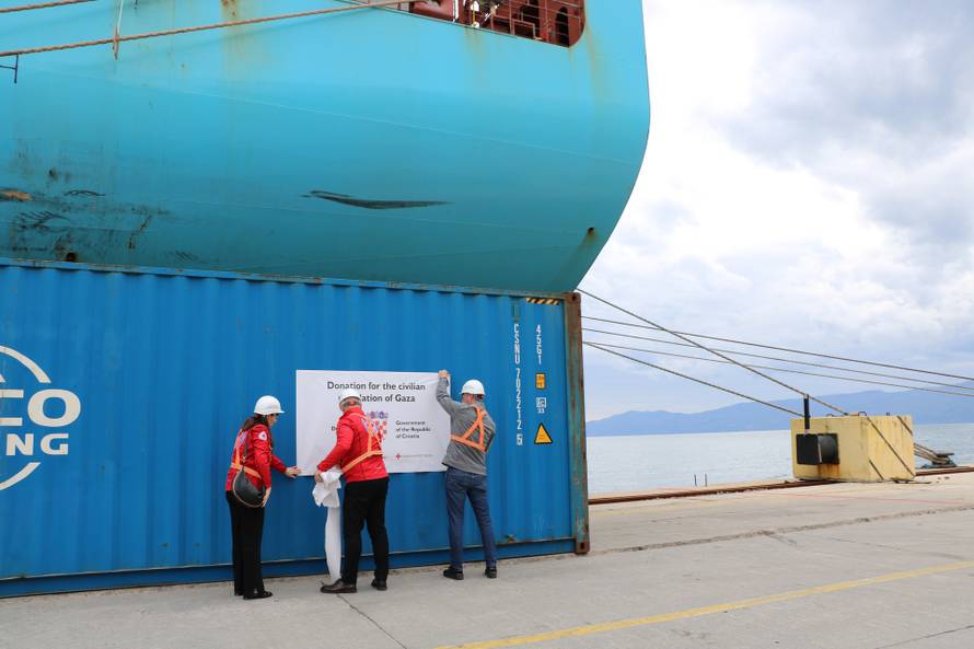 FOTO Iz Rijeke isplovljava brod s humanitarnom pomoći za Gazu