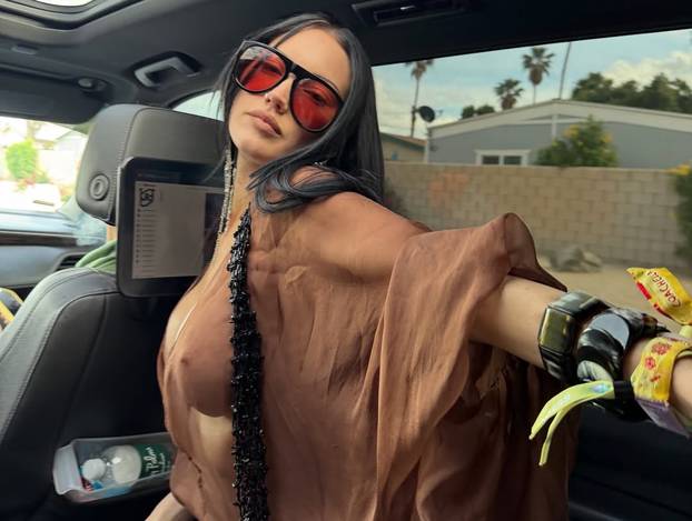 FOTO Ovo je nova cura Orlanda Blooma? Voli pokazivati grudi, svi kažu da liči na Katy Perry