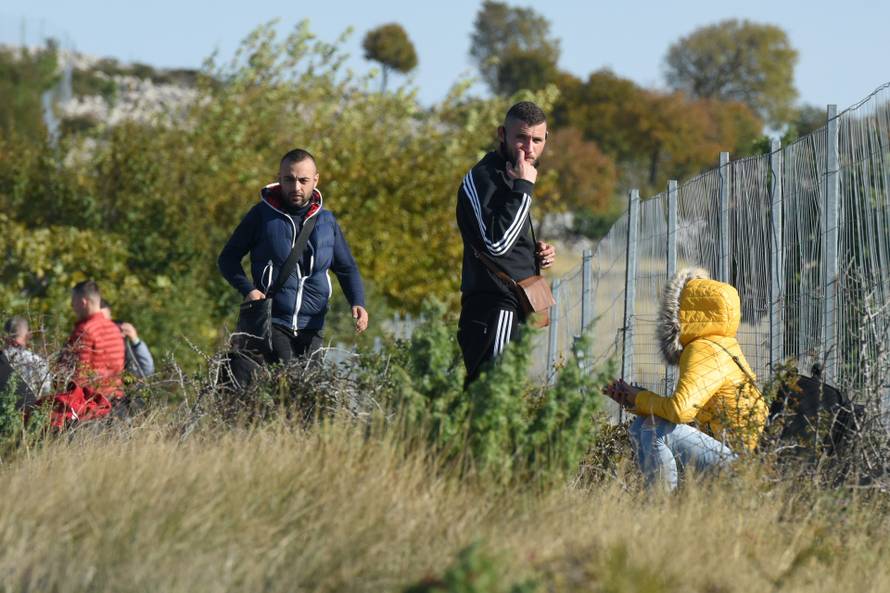Kod odmorišta Jasenice na autocesti A1 autobus izletio s ceste