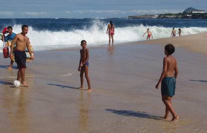 Protjerali nogomet s plaža: Nema više  na Copacabani