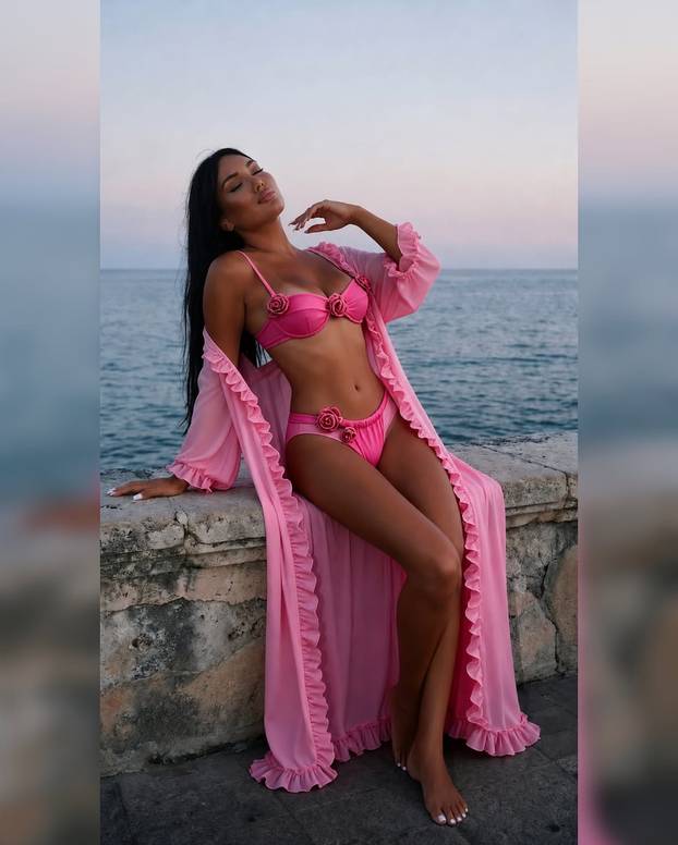 FOTO Mika  iz Big Brothera sada je Ana, rado pokazuje svoje raskošne grudi: 'Kao prave su..'