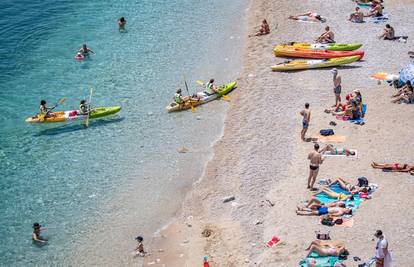 Špica sezone na Jadranu: Stiglo je više ljudi nego prošle godine, Istra registrirala najviše turista