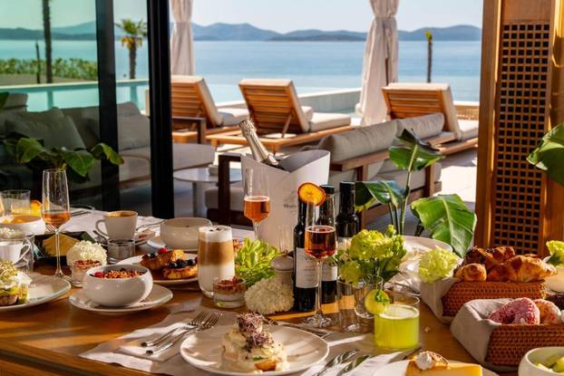 FOTO I Hrvatska ima rajske resorte: Ovaj na Ugljanu bolji je čak i od onih na Maldivima