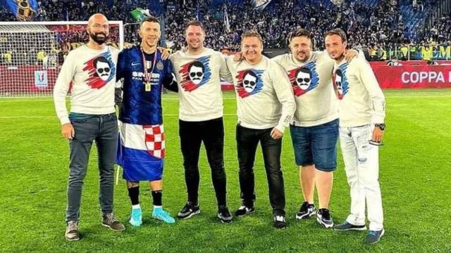 S ovakvom podrškom uspjeh nije mogao izostati: Ivan Perišić proslavio trofej s prijateljima