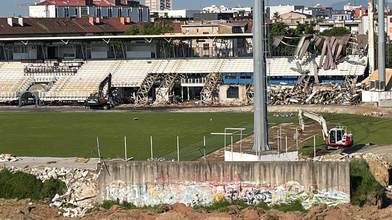 VIDEO Nestaje Kranjčevićeva. Pogledajte kako bageri ruše tribinu prije totalne renovacije