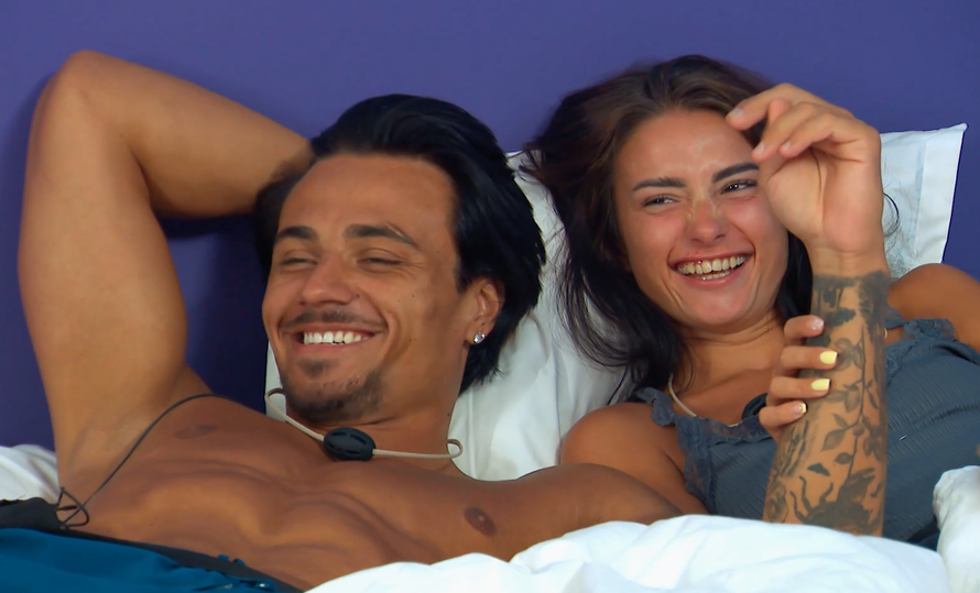 Kaos u vili 'Love Islanda'! Stigle nove cure, Anthony bacio oko na Alju. Strastveno su se ljubili