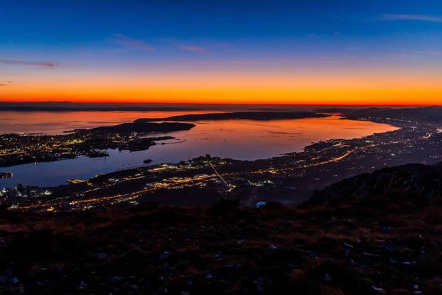 Bajkoviti zalazak sunca iznad Kozjaka