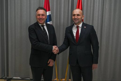 Anu&scaron;i&cacute; se pred Norve&zcaron;anima ogradio od Milanovi&cacute;a: 'To o Svalbardu nije stav Vlade RH'