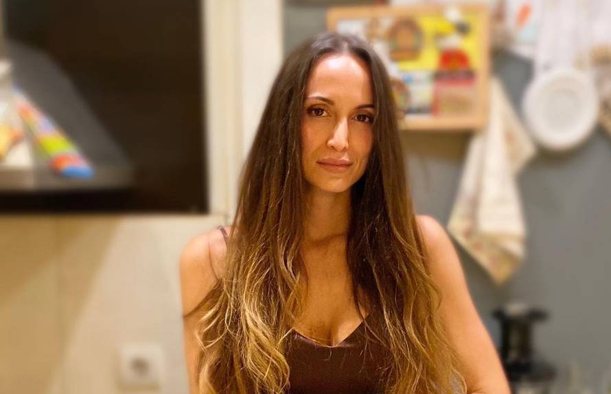 Bivša Feminnemka iznenadila pratitelje fotkom u gaćicama: 'Koji sport bi mi preporučili?'