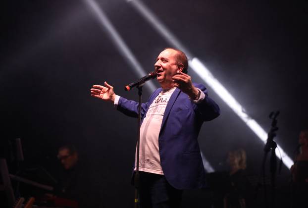Split: Mladen Grdović raspjevao publiku na koncertu na Gripama