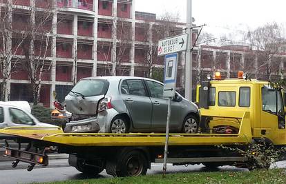 Dva sudara u par minuta kraj Velesajma, dvoje ozlijeđenih