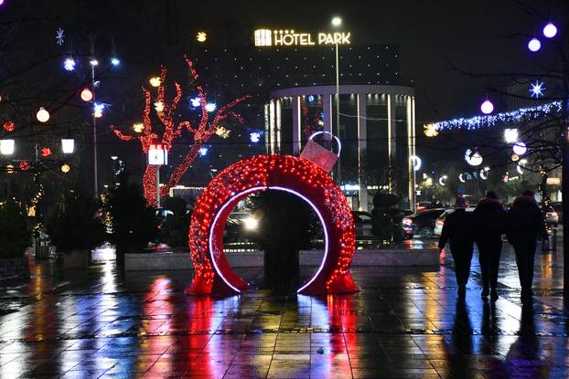 FOTO Advent u Slavonskom Brodu: Dvije lokacije, nove atrakcije i nezaboravni doživljaji