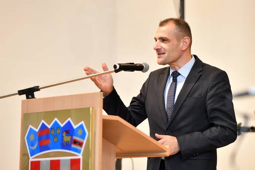 Posavec: Ne&cacute;u dati ostavku!