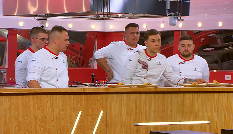 Plavi ostavili crvene bez ijednog osvojenog boda u izazovu, a Vehid je prvi dobio crnu pregaču