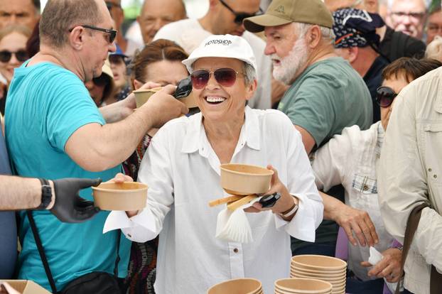 Skradin: Tradicionalna podjela graha na Skradinskom buku