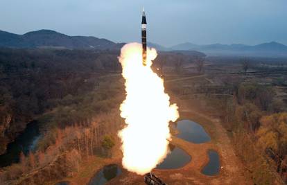 Sjeverna Koreja objavila: Testirali smo 'superveliku' bojevu glavu krstareće rakete!