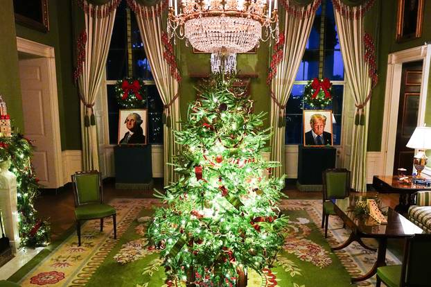 White House Christmas Decorations Press Preview