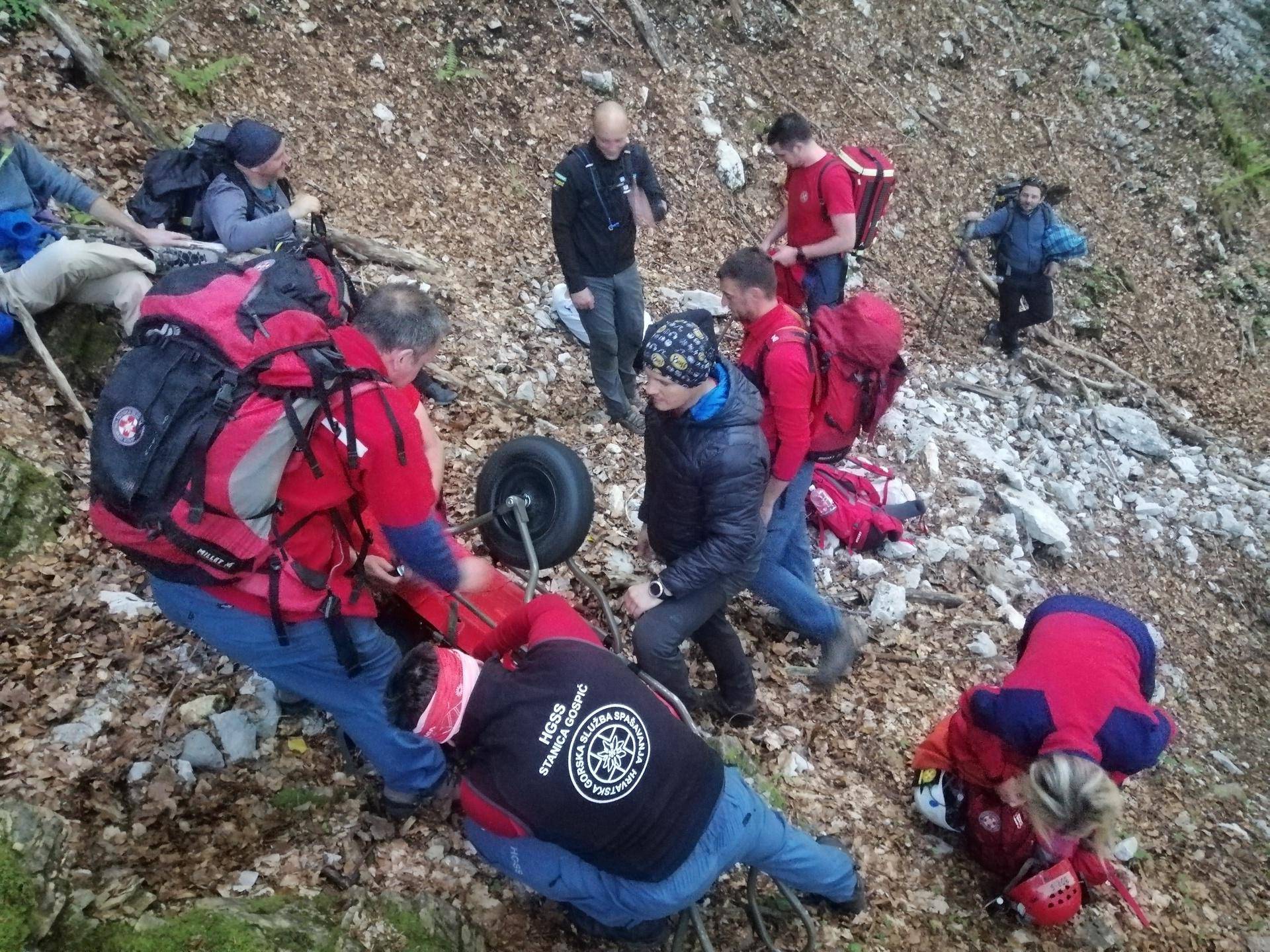 Djevojčica kod Gospića preko mobilne igrice tražila 'blago' i izgubila se, našli je HGSS-ovci