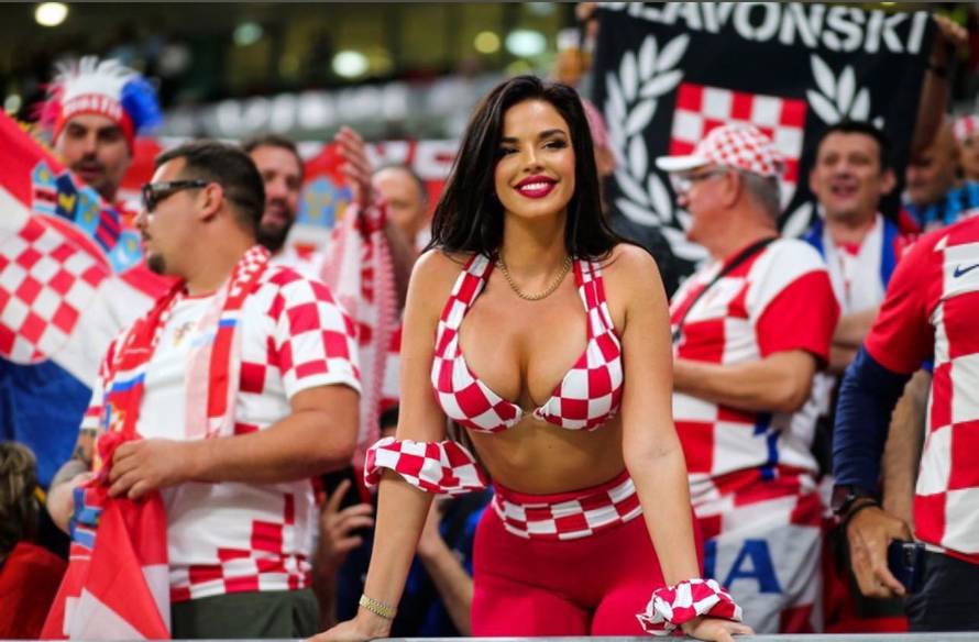 Knoll slavila pobjedu 'vatrenih' s tajanstvenim dečkom Antom