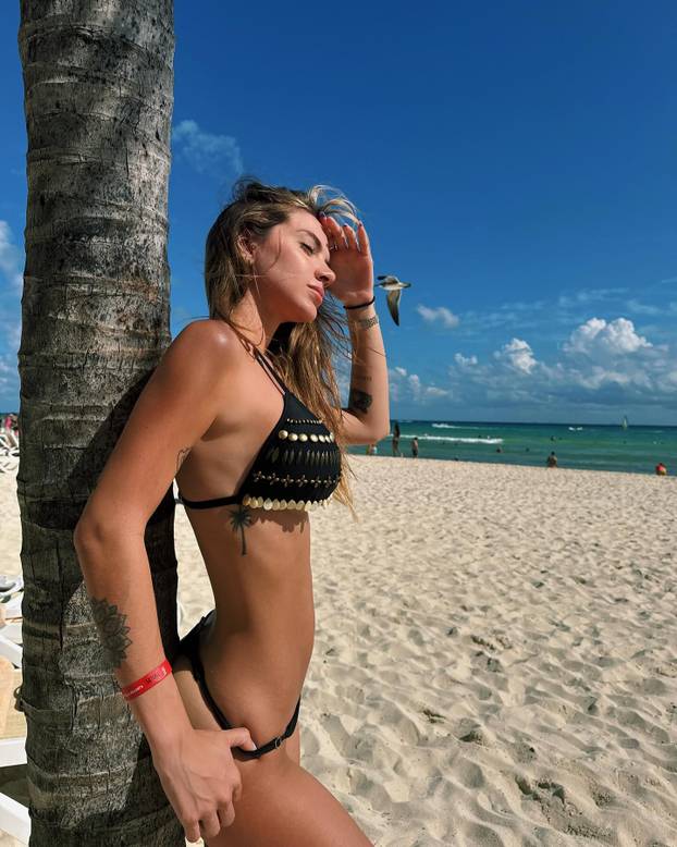 FOTO Influencerica šokirala: 'Dečko nogometaš i ja vodimo ljubav po sedam puta dnevno'