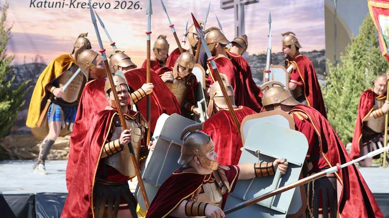 FOTO Jubilarni Festival žudija: Katuni oduševili spektaklom!