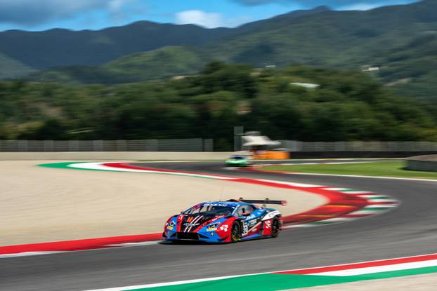 FOTO 24sata na utrci u Italiji. Pogledajte spektakl s hrvatskim vozačem za volanom Huracana