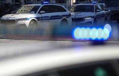 Okupljanje maskirane skupine ispred busa u Rijeci. Policija: 'Nije bilo napada na karatiste'