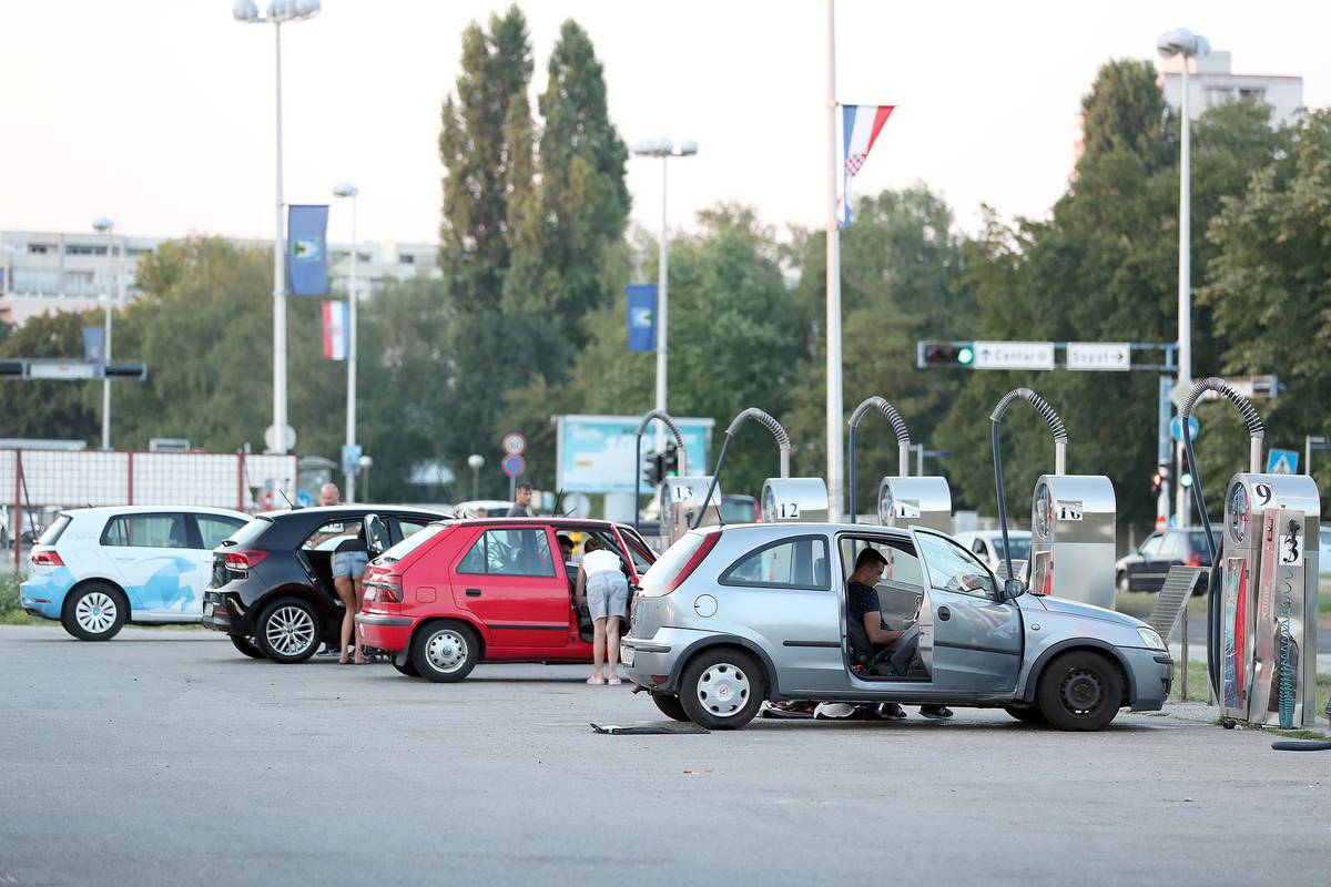Prosječna starost vozila u Hrvatskoj iznosi 14,34 godine