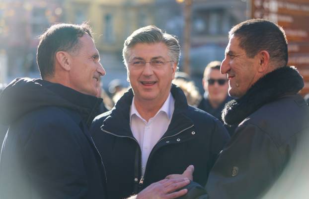 Zagreb: Dragan Primorac s članovima HDZ-a družio se s građanima u centru grada