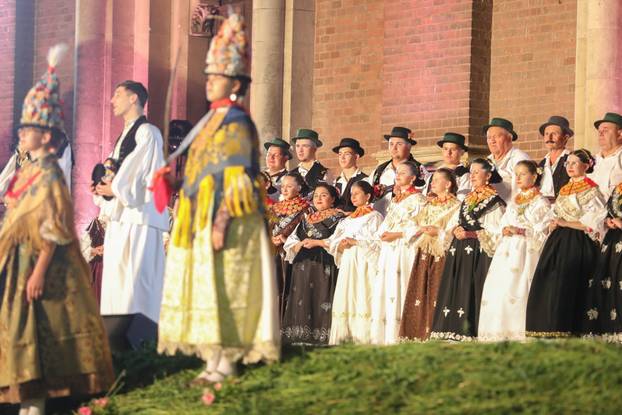 Svečano otvorenje 59. Đakovačkih vezova