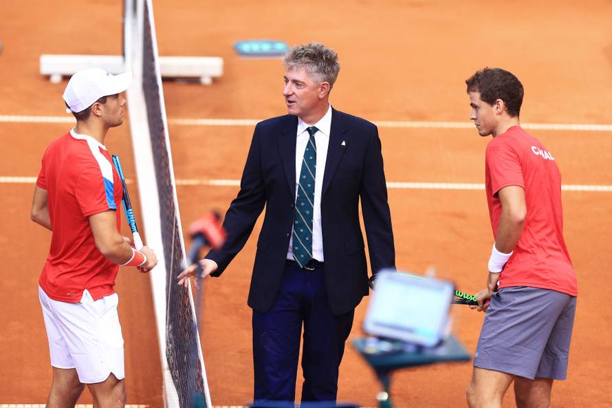 Borna Ćorić okrenuo Pospisila, Hrvatska je osvojila prvi bod...