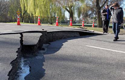 Na Novom Zelandu se od potresa 'otvorila zemlja'