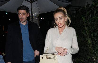 Petra Ecclestone uživa nakon razvoda u zagrljaju biznismena