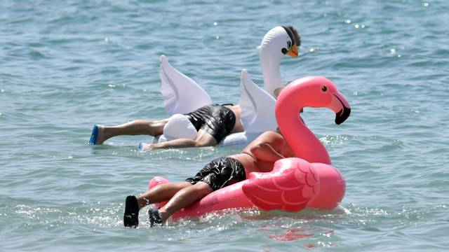 Bježite u hlad! Cijela Hrvatska u crvenom! 'Pržiona' na +38°C!